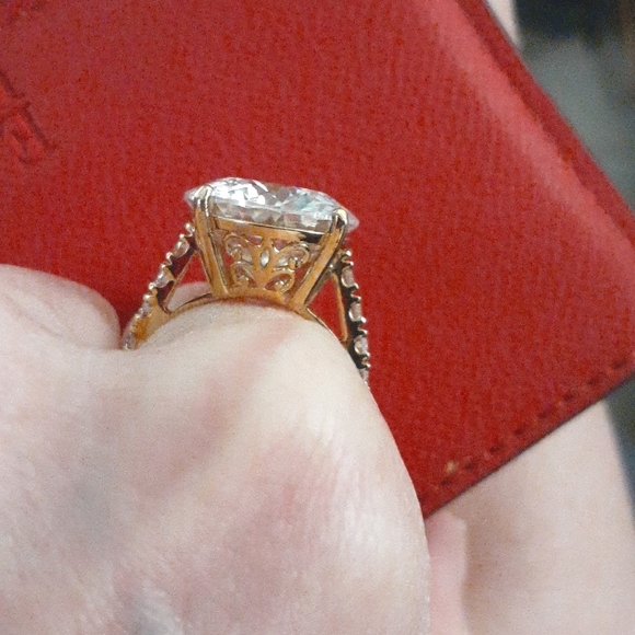 10.50 CARAT MOISSANITE RING - Picture 2 of 13